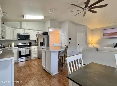 Kitchen - 20686 Icefall Dr, Eagle River, AK 99577 photo 4 of 6
