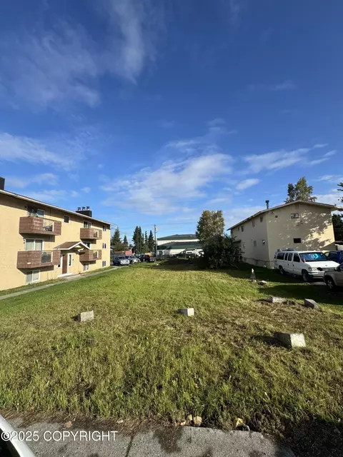 837 E 11th Ave, Anchorage, AK 99501 photo 3