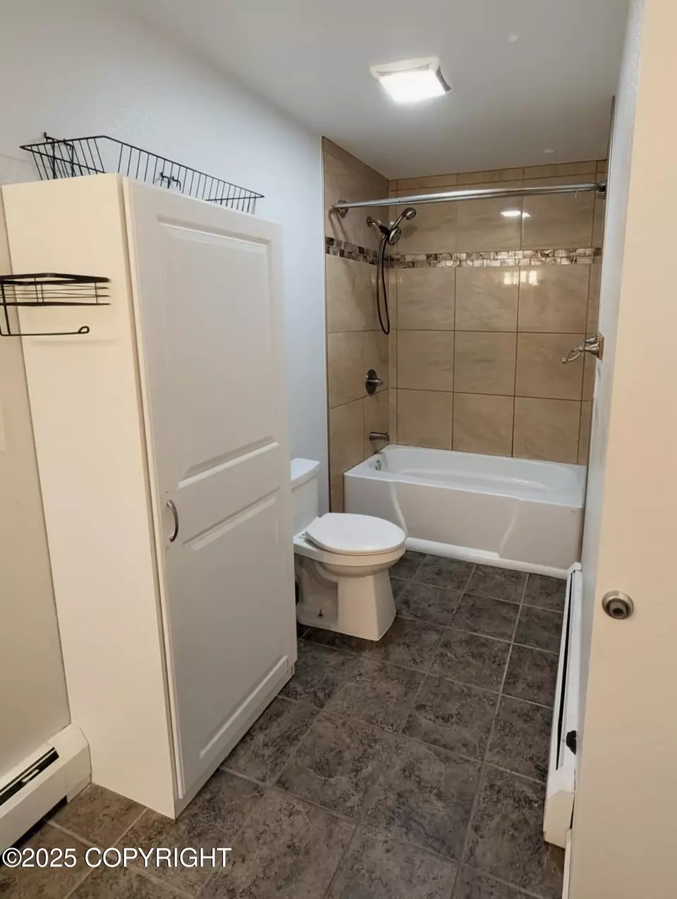 Bath - 7230 Basel St, Anchorage, AK 99507 photo 6 of 10