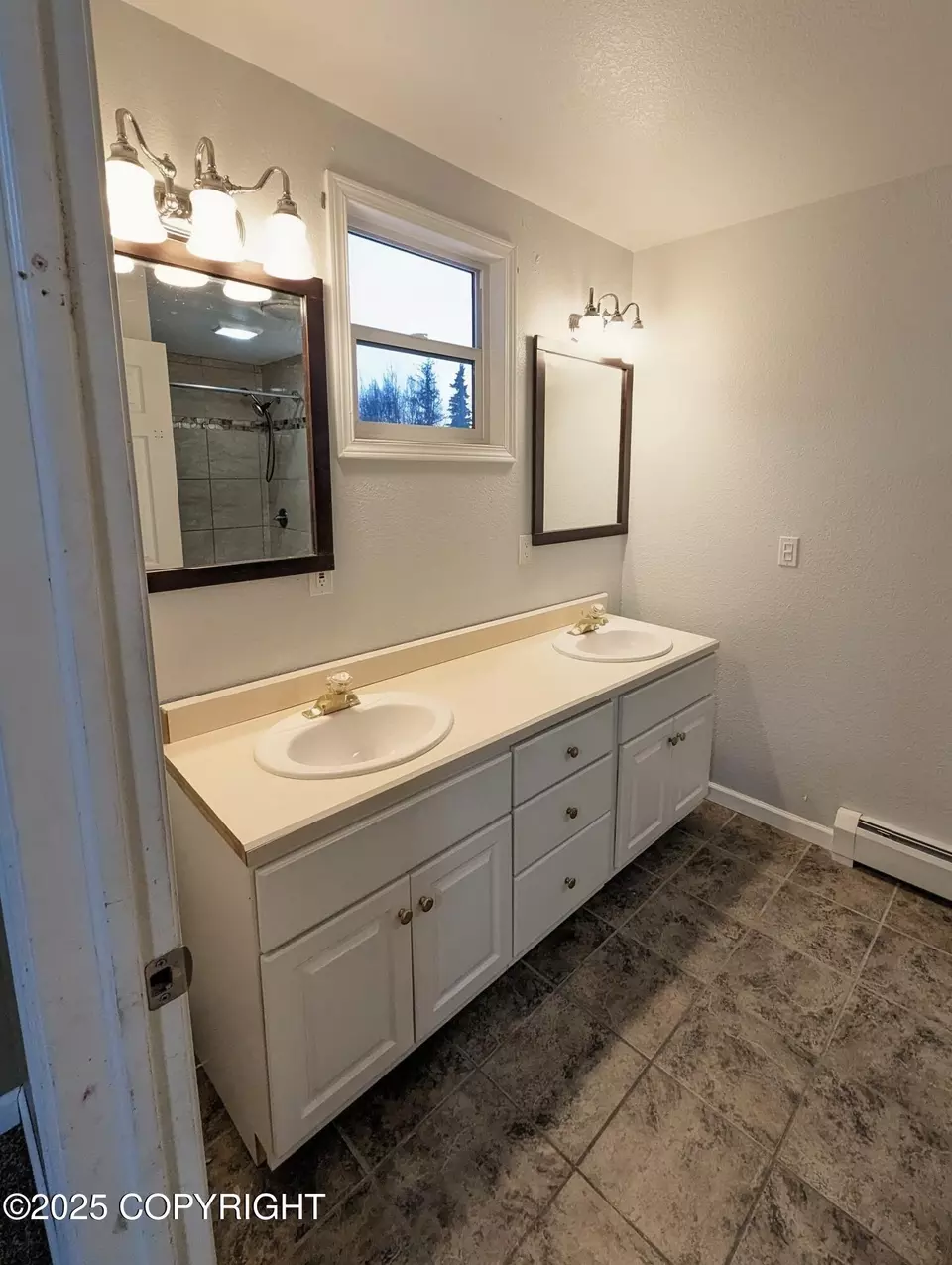 Bath - 7230 Basel St, Anchorage, AK 99507 photo 5 of 10