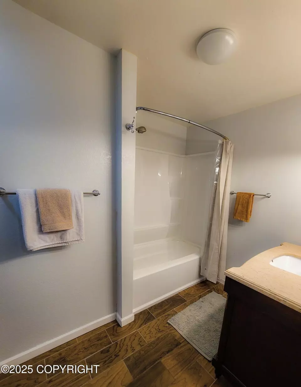 Bath - 7230 Basel St, Anchorage, AK 99507 photo 7 of 10