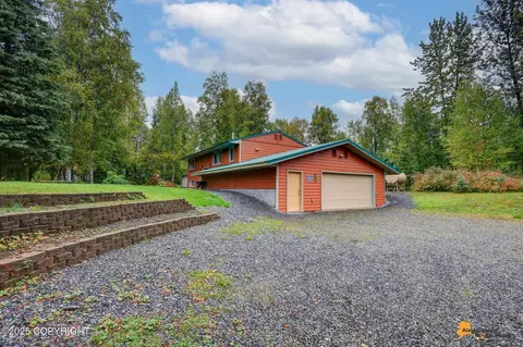 15137 E Mukluk Way, Talkeetna, AK 99676