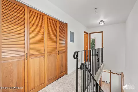 Entry Way - 424 E Manor Ave, Anchorage, AK 99501 photo 4 of 7