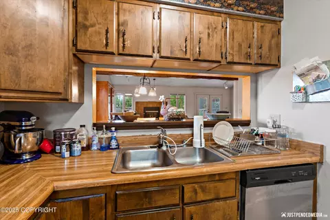 Kitchen - 3443 Wiley Post Loop, Anchorage, AK 99517 photo 3 of 4