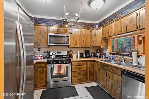 Kitchen - 3443 Wiley Post Loop, Anchorage, AK 99517 photo 1 of 4