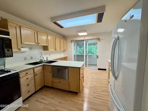11313 Upper Sunny Cir, Eagle River, AK 99577 photo 10