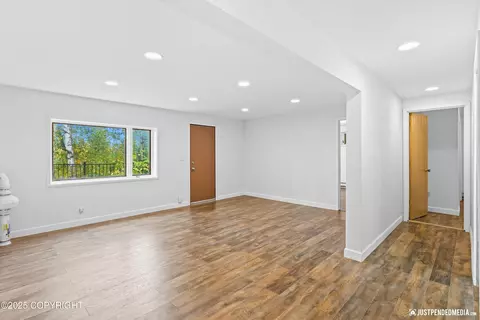 Living - 11806 W Skyline Dr, Eagle River, AK 99577 photo 4 of 6