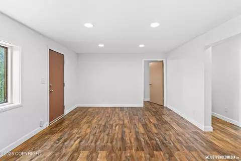 Living - 11806 W Skyline Dr, Eagle River, AK 99577 photo 5 of 6