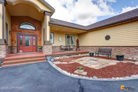 2430 N Merissas Way, Wasilla, AK 99654