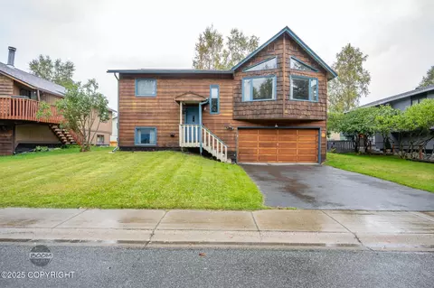 810 Hunt Cir, Anchorage, AK 99504