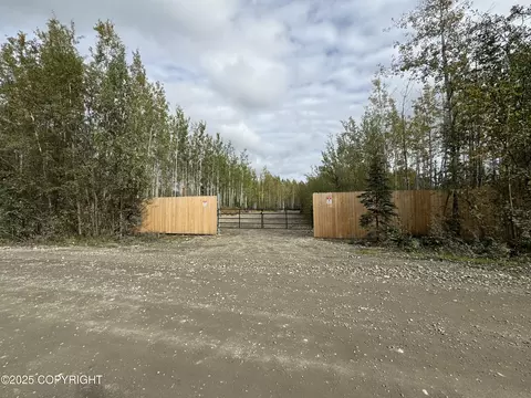 2611 S Walnut Wood Dr, Big Lake, AK 99652