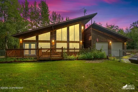 9850 E Strand Dr, Palmer, AK 99645