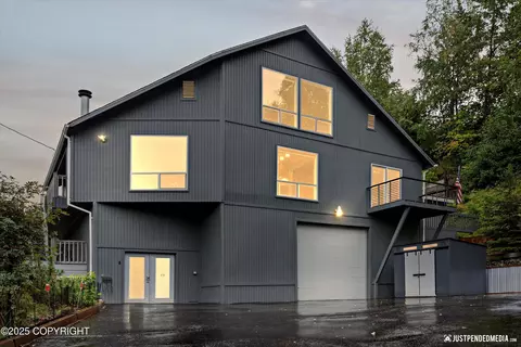 6521 Thurman Dr, Anchorage, AK 99502