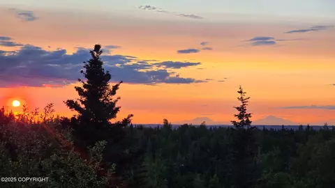 6411 Ridge Tree Cir, Anchorage, AK 99507