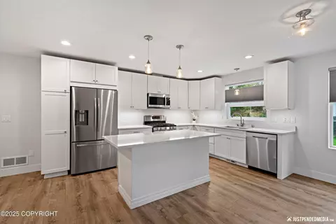 Kitchen - 21049 Sparkle Dr, Chugiak, AK 99567 photo 2 of 7