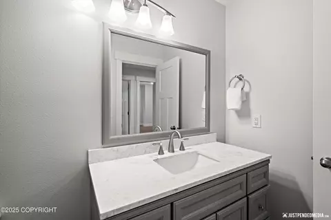 Bath - 21049 Sparkle Dr, Chugiak, AK 99567 photo 6 of 6