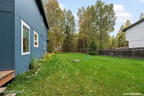 Exterior - 21049 Sparkle Dr, Chugiak, AK 99567 photo 5 of 8