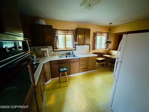 Kitchen - 1045 P St, Anchorage, AK 99501 photo 2 of 2