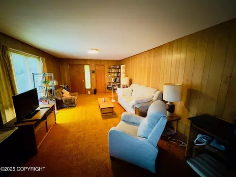 Living - 1045 P St, Anchorage, AK 99501 photo 1 of 2