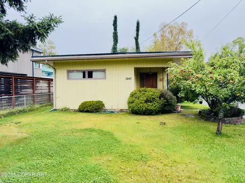 Exterior - 1045 P St, Anchorage, AK 99501 photo 2 of 2