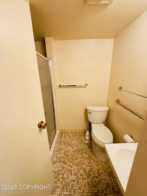 Bath - 1045 P St, Anchorage, AK 99501 photo 3 of 4