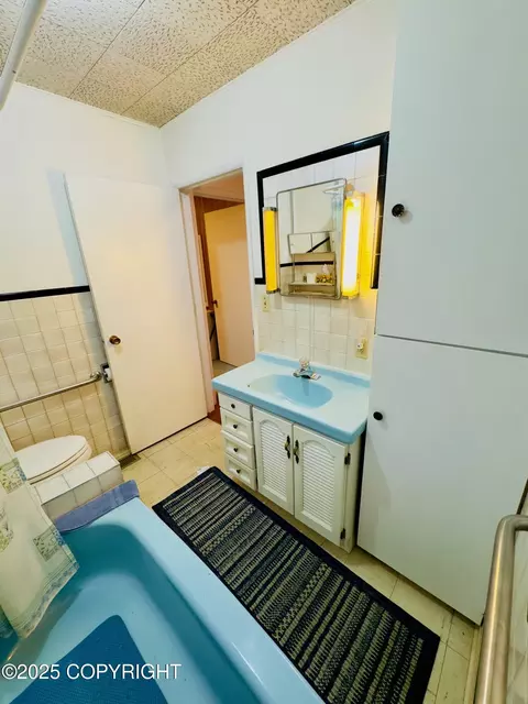 Bath - 1045 P St, Anchorage, AK 99501 photo 2 of 4
