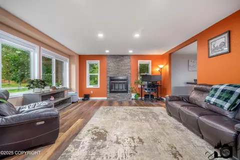 7535 E Woodview Way, Palmer, AK 99645