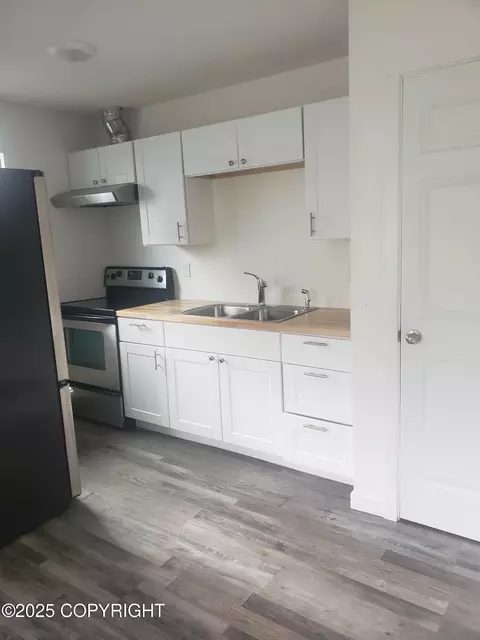 601 Irwin St, Anchorage, AK 99508 photo 8