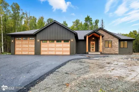 1869 W Cashatt Ave, Wasilla, AK 99654
