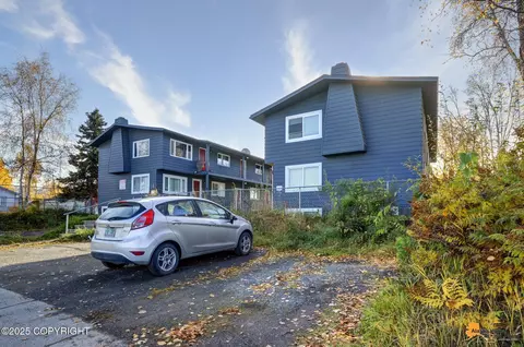 734 E 11th Ave, Anchorage, AK 99501 photo 1