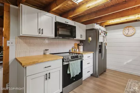 Kitchen - 37128 Robinson Loop Rd, Sterling, AK 99672 photo 2 of 2
