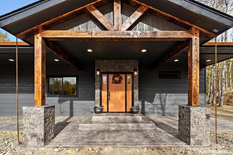 1929 W Cashatt Ave, Wasilla, AK 99654