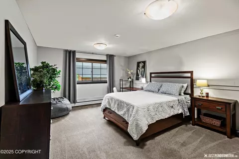 Bedroom - 10208 Preuss Ln, Eagle River, AK 99577 photo 7 of 9