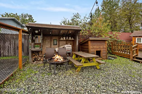 Exterior - 10208 Preuss Ln, Eagle River, AK 99577 photo 7 of 19