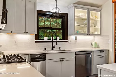 Kitchen - 10208 Preuss Ln, Eagle River, AK 99577 photo 6 of 6