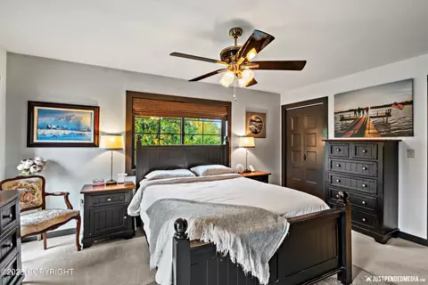 Bedroom - 10208 Preuss Ln, Eagle River, AK 99577 photo 5 of 9