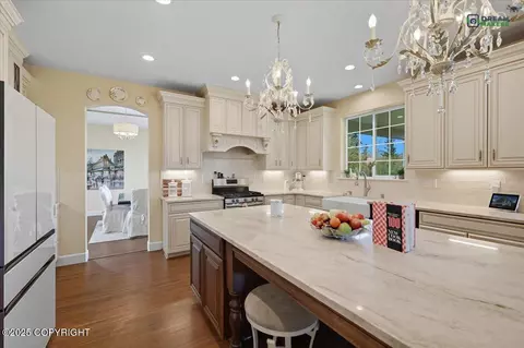 Kitchen - 2235 E Vision View Dr, Wasilla, AK 99654 photo 6 of 8