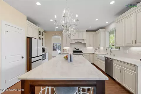 Kitchen - 2235 E Vision View Dr, Wasilla, AK 99654 photo 5 of 8
