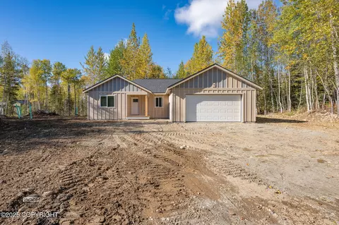 8851 W Happy Cir, Wasilla, AK 99623