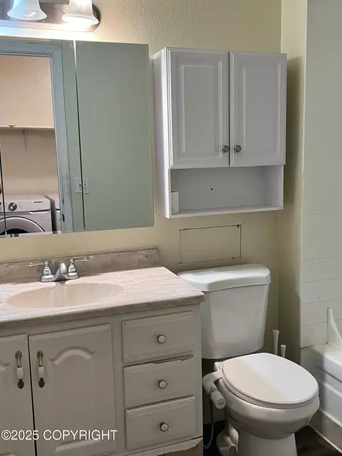 Bath - 6124 E 12th Ave # D7, Anchorage, AK 99504 photo 5 of 5
