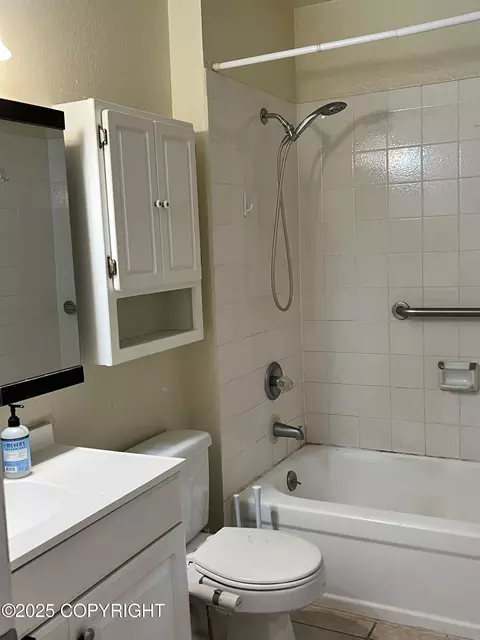 Bath - 6124 E 12th Ave # D7, Anchorage, AK 99504 photo 2 of 5