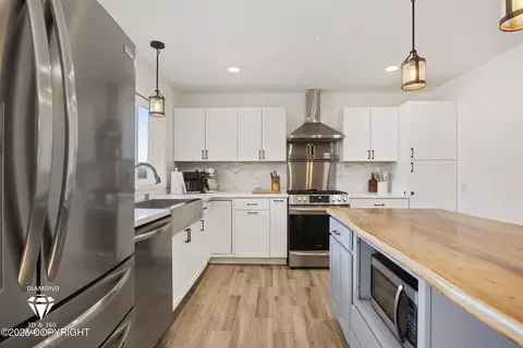 Kitchen - 8301 E 20th Ave, Anchorage, AK 99504 photo 2 of 6