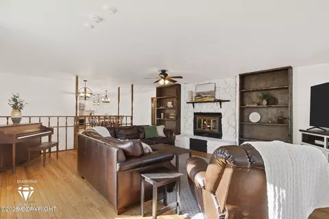 Living - 8301 E 20th Ave, Anchorage, AK 99504 photo 3 of 8