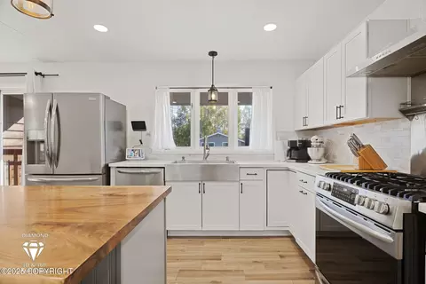 Kitchen - 8301 E 20th Ave, Anchorage, AK 99504 photo 3 of 6