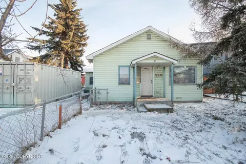 219 Park St, Anchorage, AK 99508