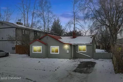 425 N Bunn St, Anchorage, AK 99508