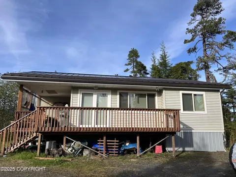 126 Woodrow Wilson Dr, Petersburg, AK 99833