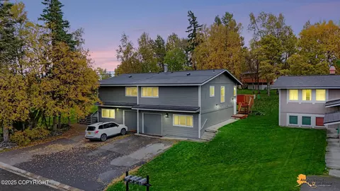 4665 Edinburgh Dr, Anchorage, AK 99515