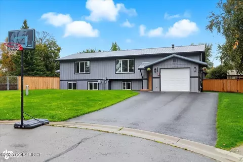 648 W Daron Dr, Palmer, AK 99645