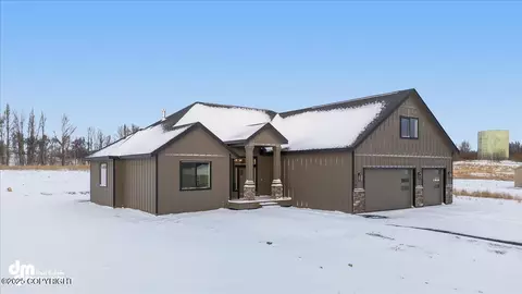 11785 E Apple Cir, Palmer, AK 99645